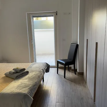 Host & C Apartment