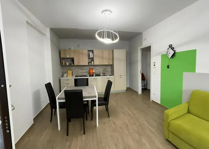 アパート Host & C *