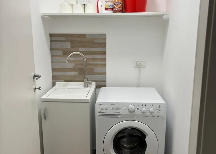 Host & C アヴェッツァーノ