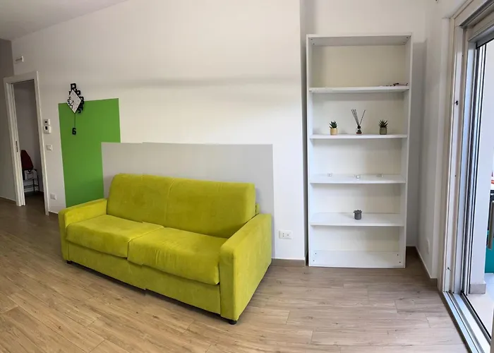 Host & C アパート *